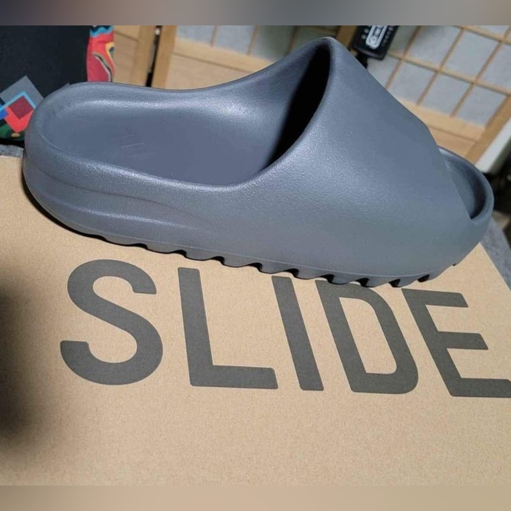 NEW Yeezy Slides Granite Size 12 US Men